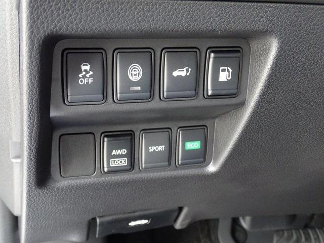 56114-3651-nissan-rogue-2020-22210