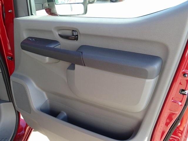 56275-3657-nissan-nv2500hd-2019-61319