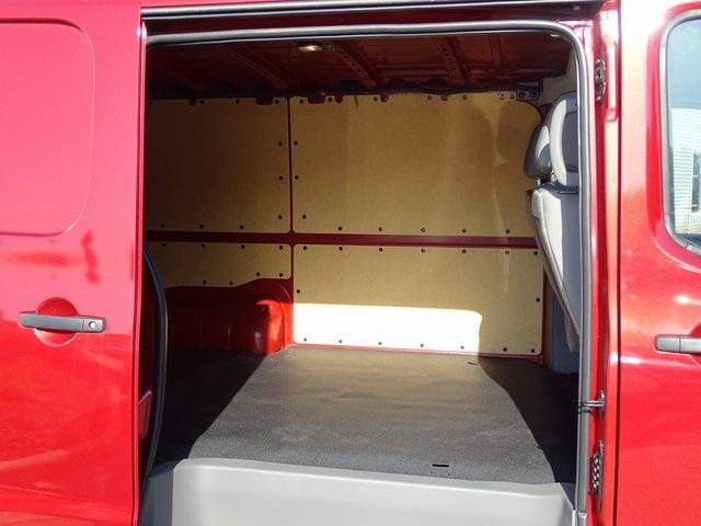 56276-3657-nissan-nv2500hd-2019-61319