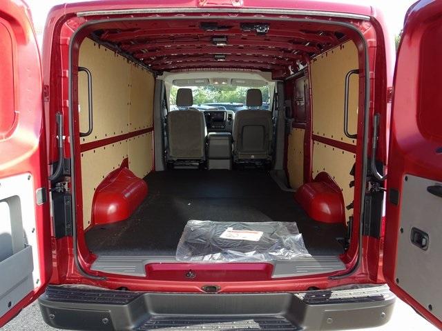 56282-3657-nissan-nv2500hd-2019-61319