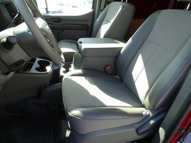 56284-3657-nissan-nv2500hd-2019-61319