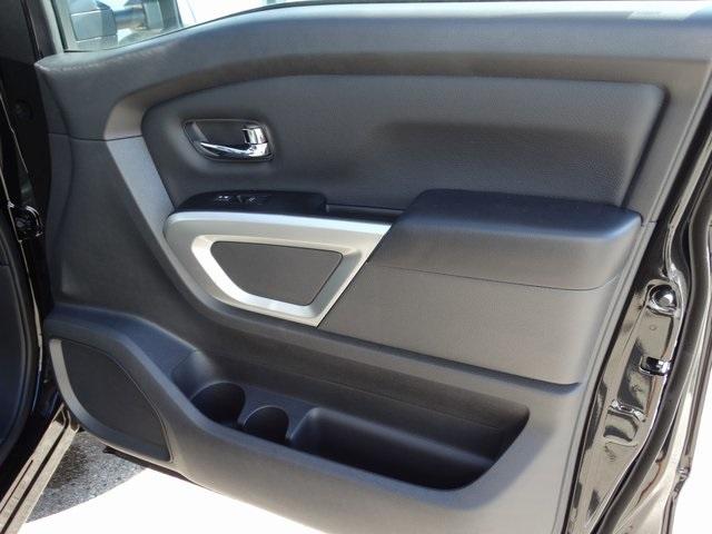 56338-3659-nissan-titan-2019-38219