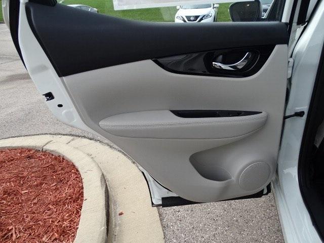 56413-3661-nissan-roguesport-2019-27419