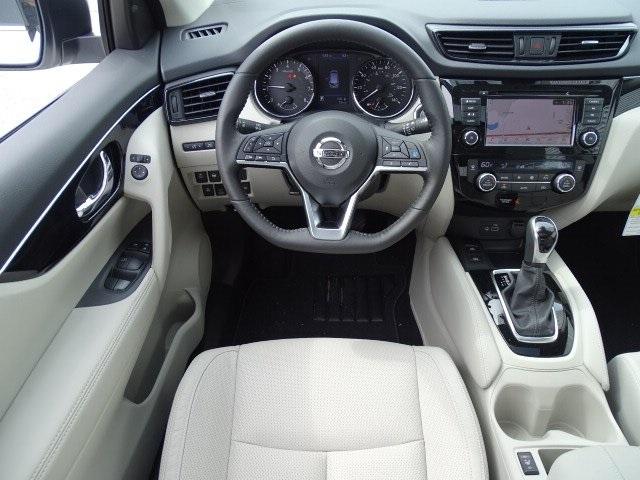 56415-3661-nissan-roguesport-2019-27419
