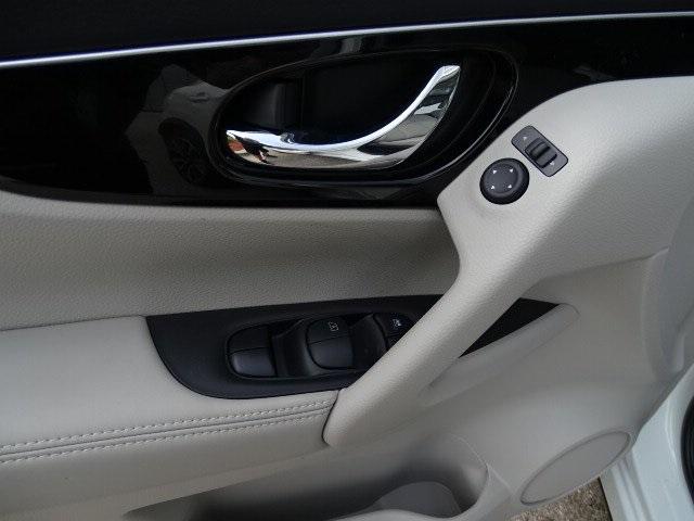 56417-3661-nissan-roguesport-2019-27419
