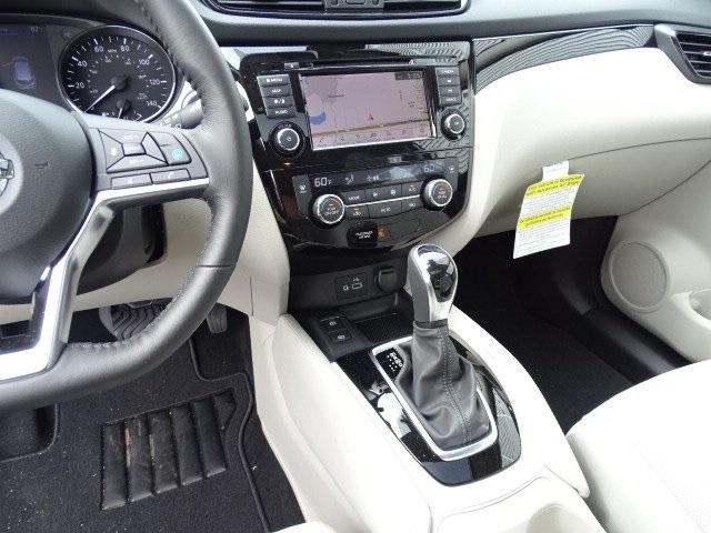 56427-3661-nissan-roguesport-2019-27419