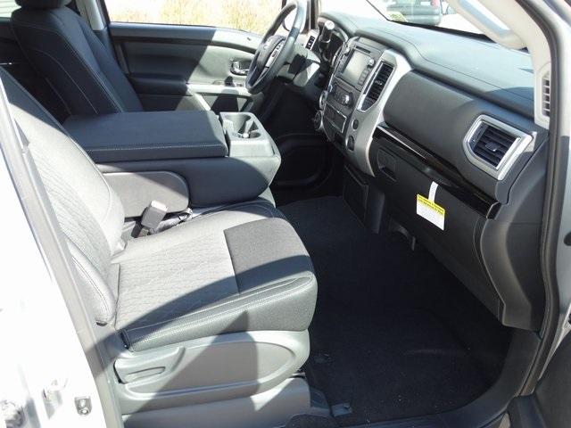 56437-3662-nissan-titan-2019-38219