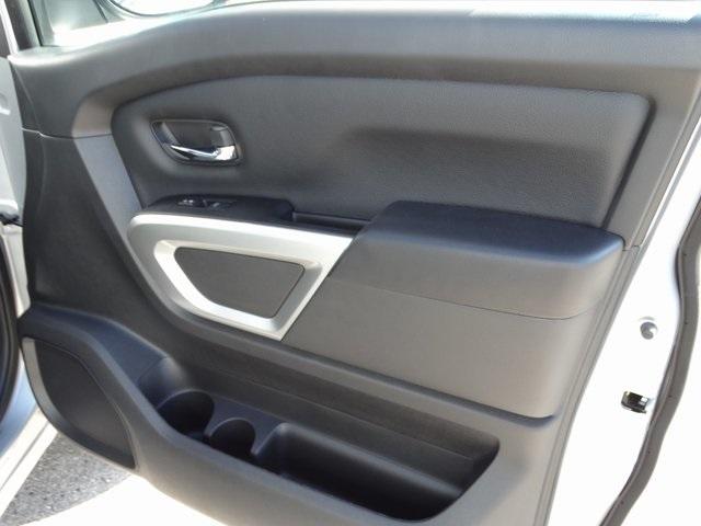56439-3662-nissan-titan-2019-38219