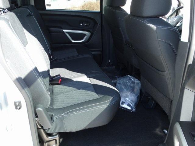 56440-3662-nissan-titan-2019-38219