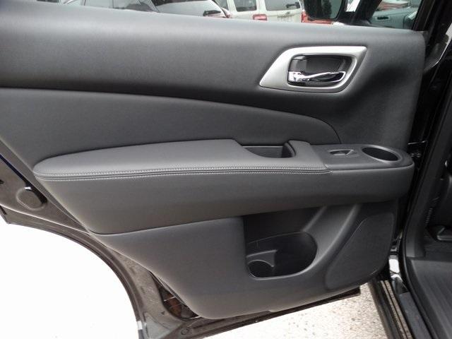 56480-3663-nissan-pathfinder-2019-25419