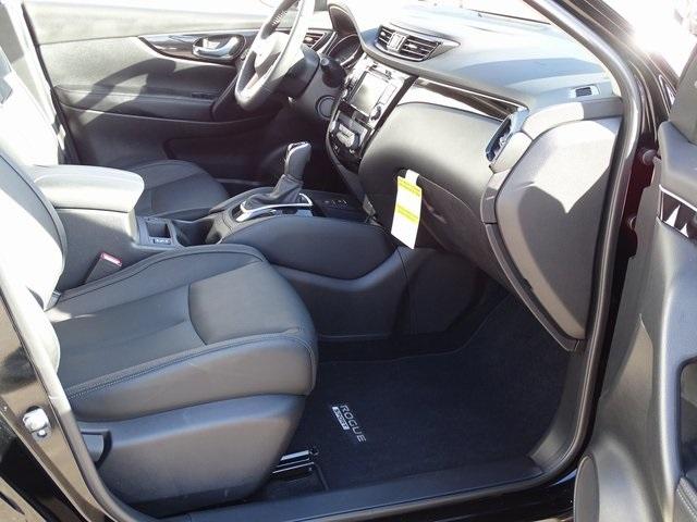 56503-3664-nissan-roguesport-2019-27419