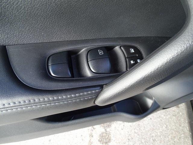 56521-3664-nissan-roguesport-2019-27419