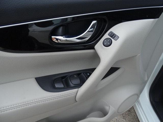 56547-3665-nissan-roguesport-2019-27419