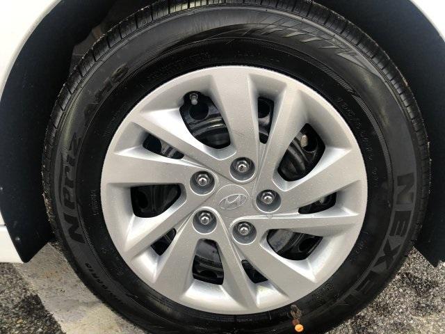 5657-hyundai-elantra-2019-48412f45