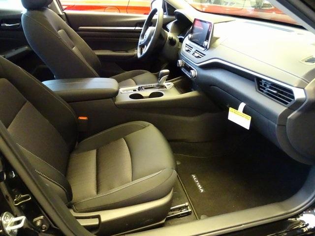 56651-3668-nissan-altima-2019-13519