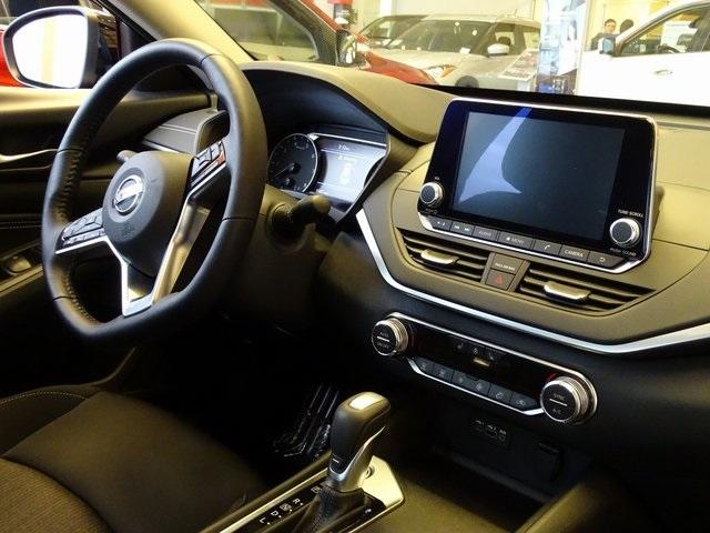 56652-3668-nissan-altima-2019-13519