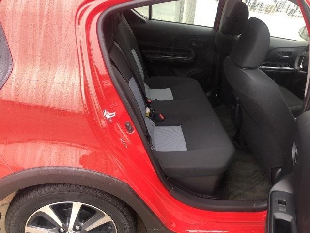 5682-toyota-priusc-2019-1205