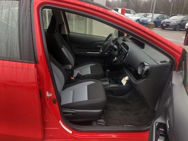 5683-toyota-priusc-2019-1205