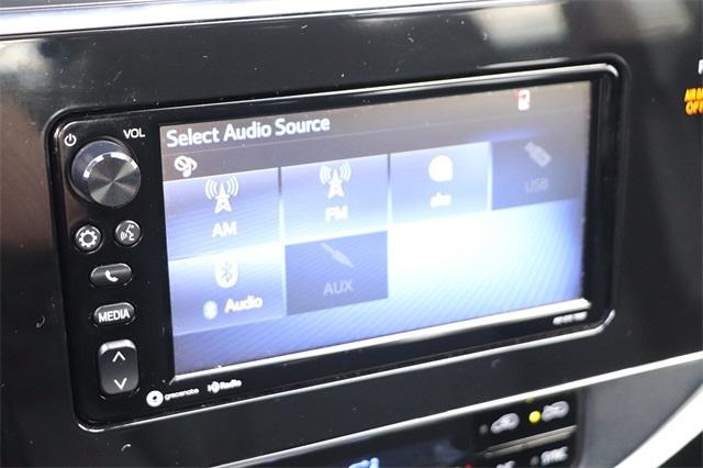 toyota-corollaim-2017-p-jtnkarje6hj529720image-17