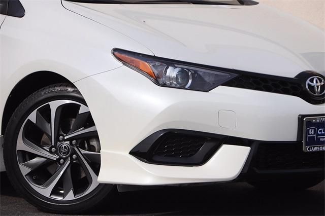 toyota-corollaim-2017-p-jtnkarje6hj529720image-3