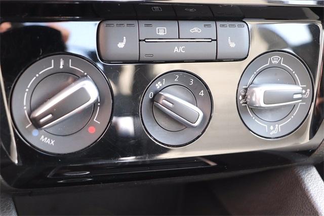 volkswagen-jetta-2016-p-3vwd17aj3gm291192image-19