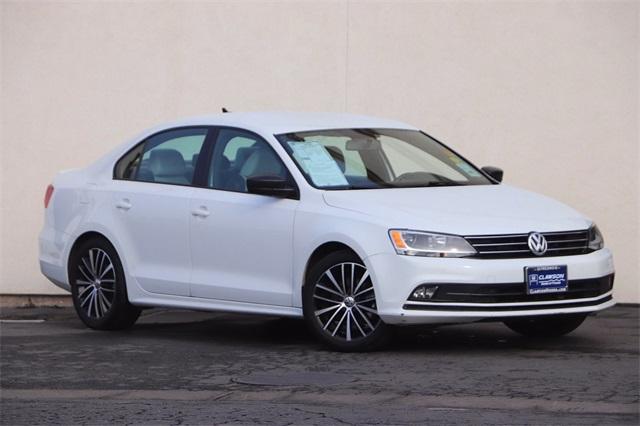 volkswagen-jetta-2016-p-3vwd17aj3gm291192image-2