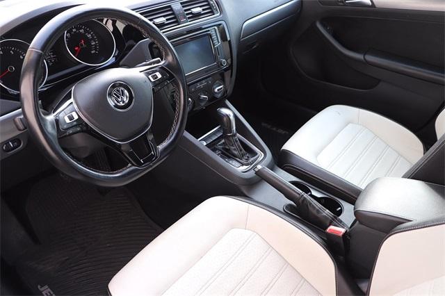 volkswagen-jetta-2016-p-3vwd17aj3gm291192image-8