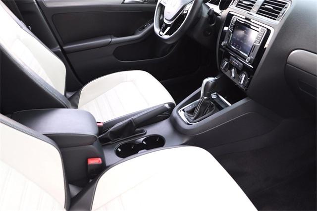volkswagen-jetta-2016-p-3vwd17aj1gm249748image-14