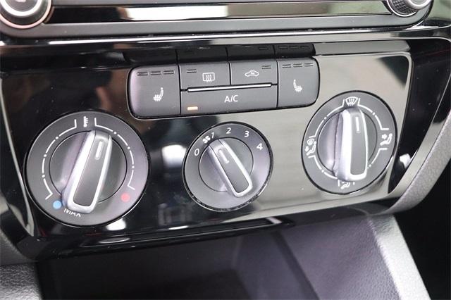 volkswagen-jetta-2016-p-3vwd17aj1gm249748image-19