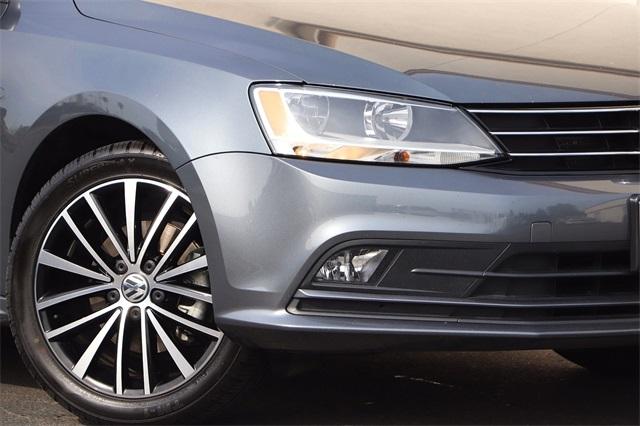 volkswagen-jetta-2016-p-3vwd17aj1gm249748image-3