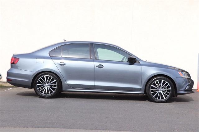 volkswagen-jetta-2016-p-3vwd17aj1gm249748image-5