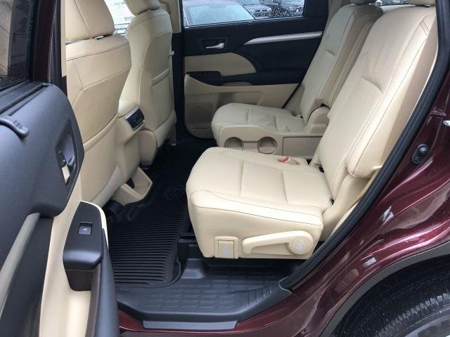 5811-toyota-highlander-2019-