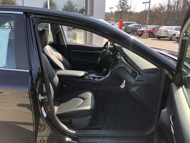 5888-toyota-camry-2019-2546