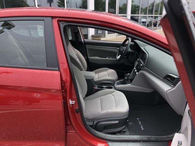 5921-hyundai-elantra-2019-48422f45