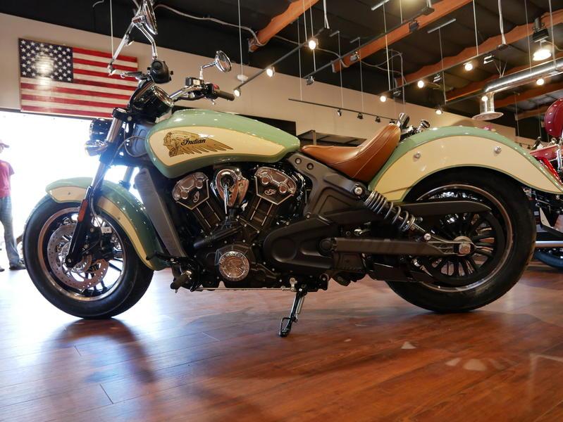 632-indianmotorcycle-scoutabswillowgreen-ivorycream-2019-7109450