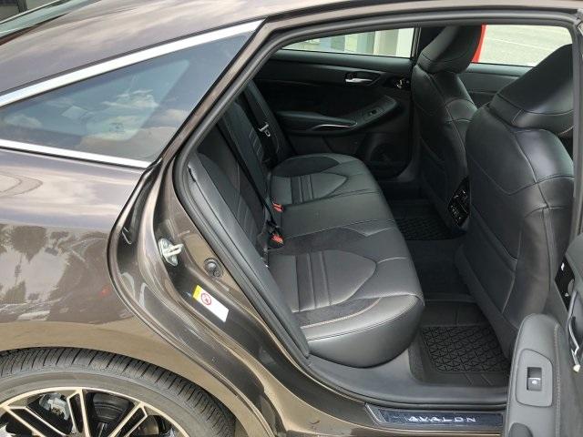 6320-toyota-avalon-2019-3548