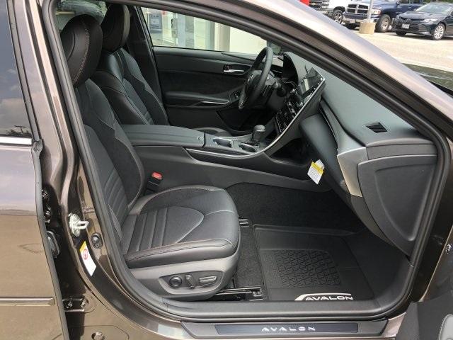 6321-toyota-avalon-2019-3548