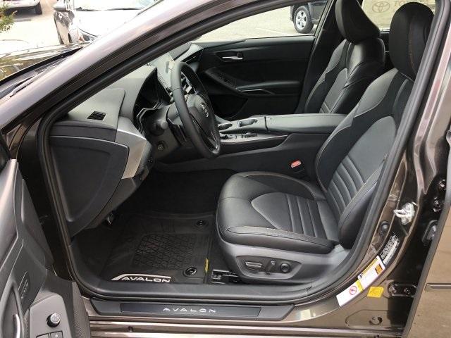 6322-toyota-avalon-2019-3548