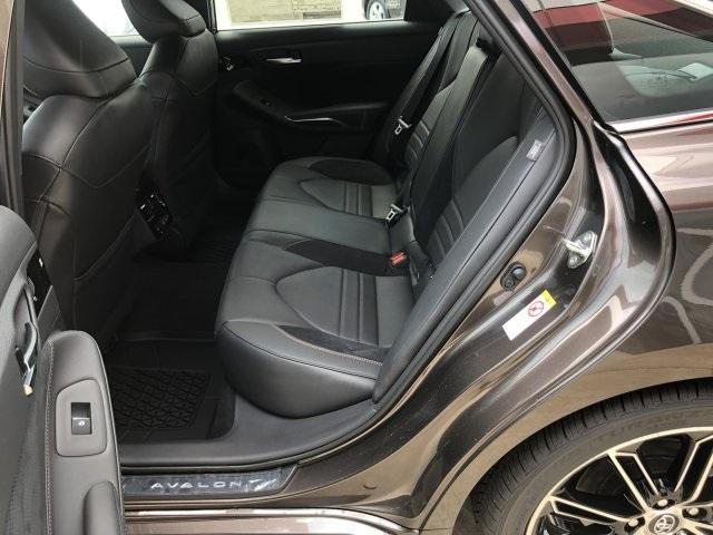 6323-toyota-avalon-2019-3548