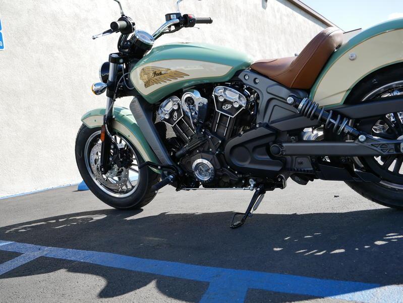 633-indianmotorcycle-scoutabswillowgreen-ivorycream-2019-7109450