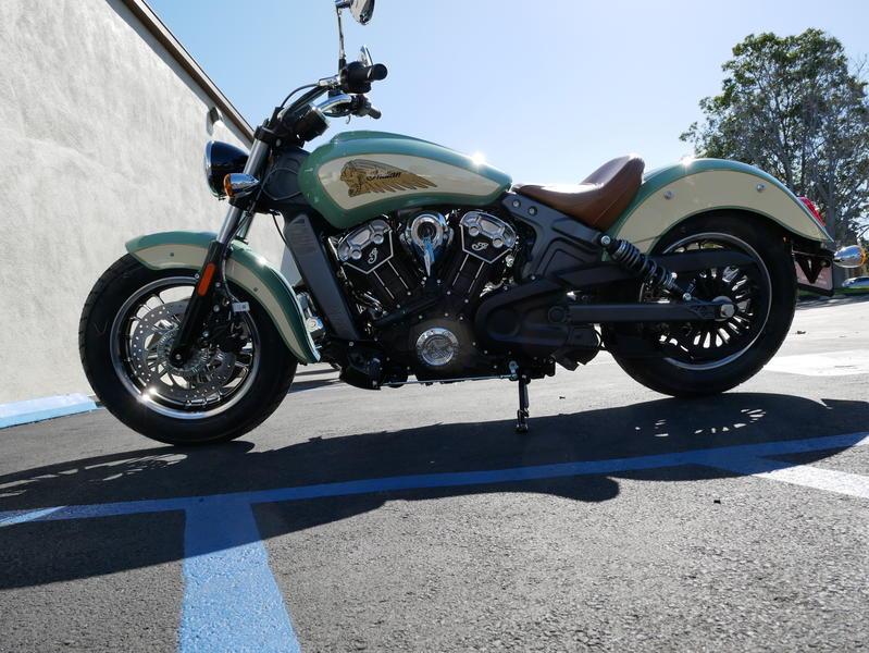 636-indianmotorcycle-scoutabswillowgreen-ivorycream-2019-7109450