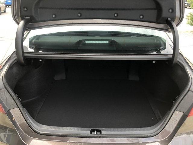 6573-toyota-camry-2019-
