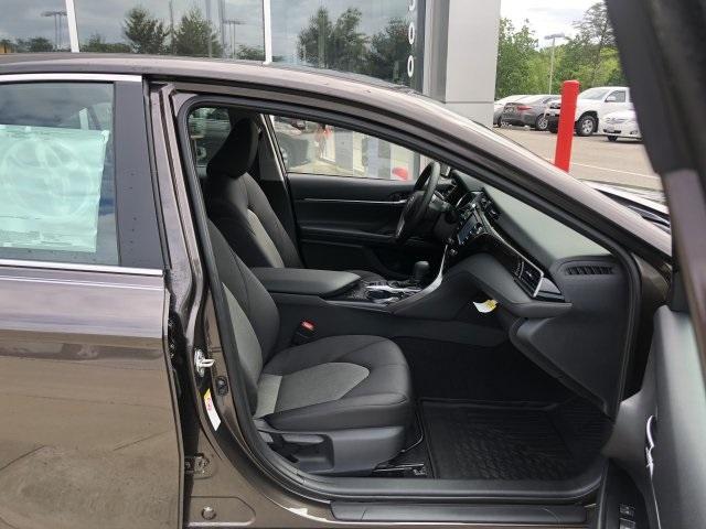 6577-toyota-camry-2019-