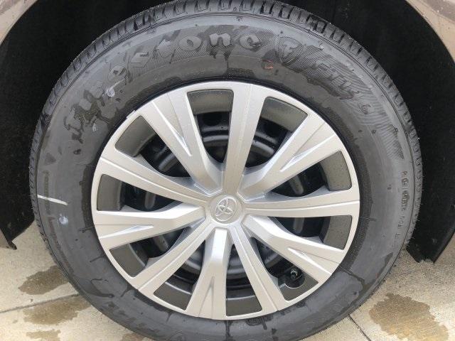 6583-toyota-camry-2019-