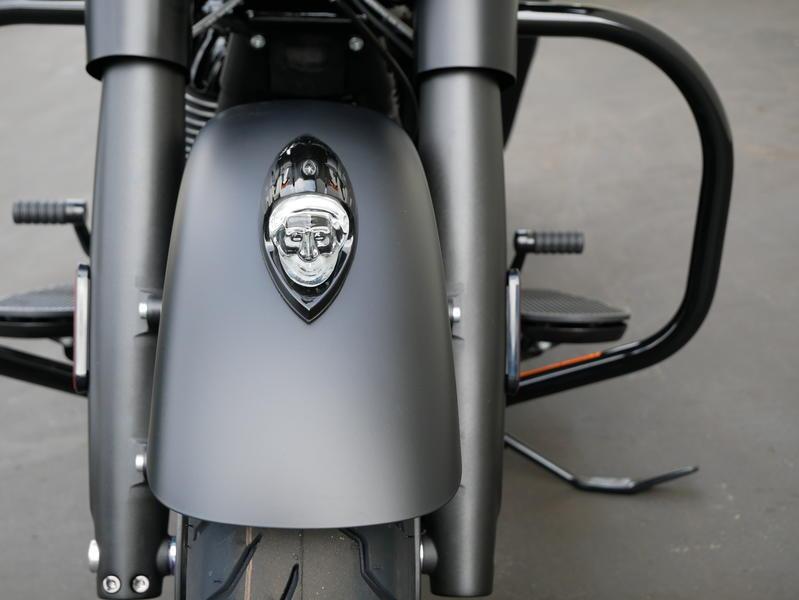 663-indianmotorcycle-chieftaindarkhorsethunderblacksmoke-2019-7109452