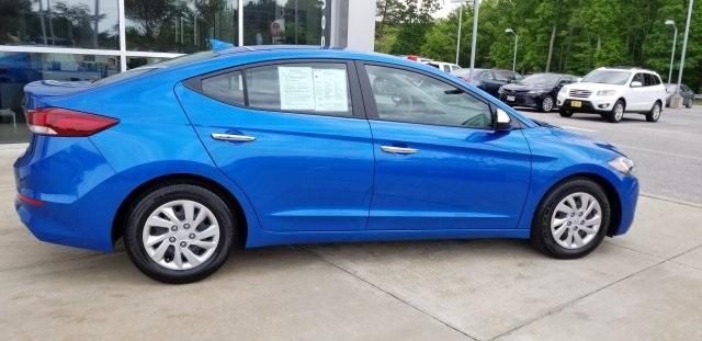 6745-hyundai-elantra-2017-48412f45