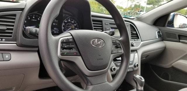 6747-hyundai-elantra-2017-48412f45