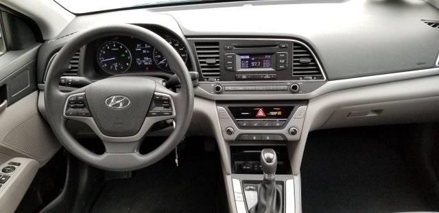 6748-hyundai-elantra-2017-48412f45