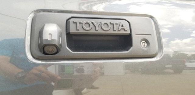 6915-toyota-tacoma-2017-