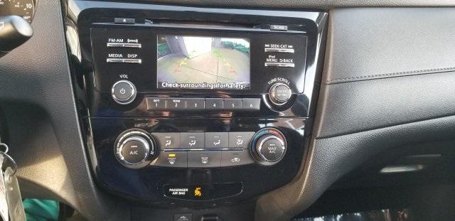 6946-nissan-rogue-2017-22117